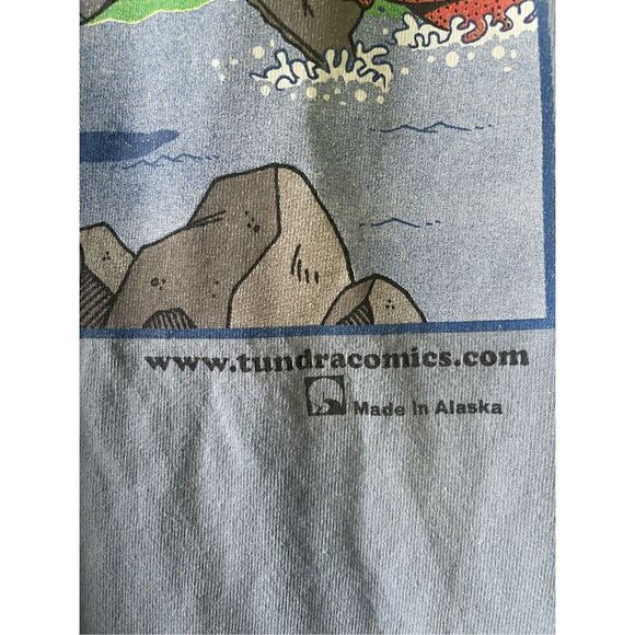 Vintage Alaska TUNDRA Comic Cartoon Funny Fishing Tshirt by Chad Carpenter - Picture 4 of 8